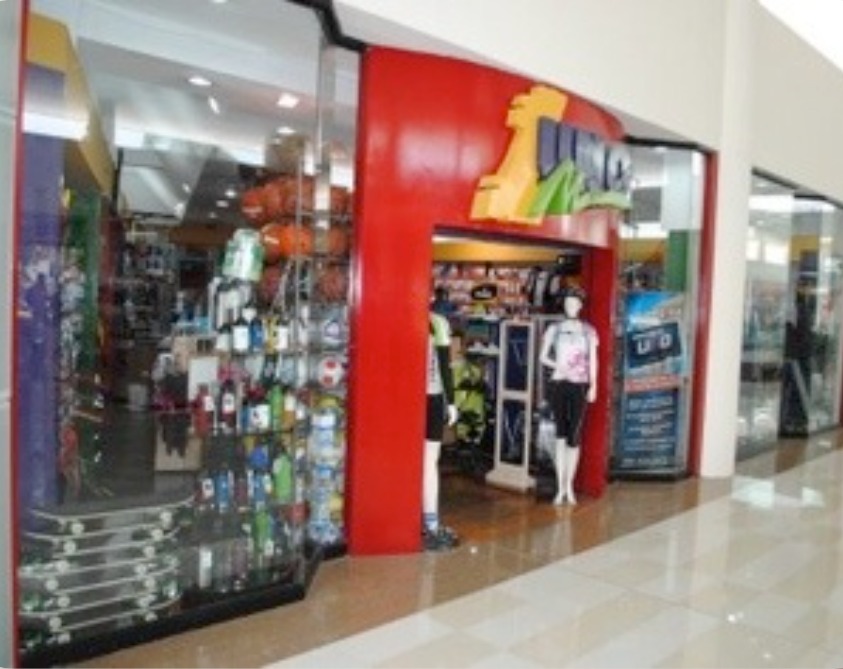 First Store in a Mall / Multiplaza Escazú